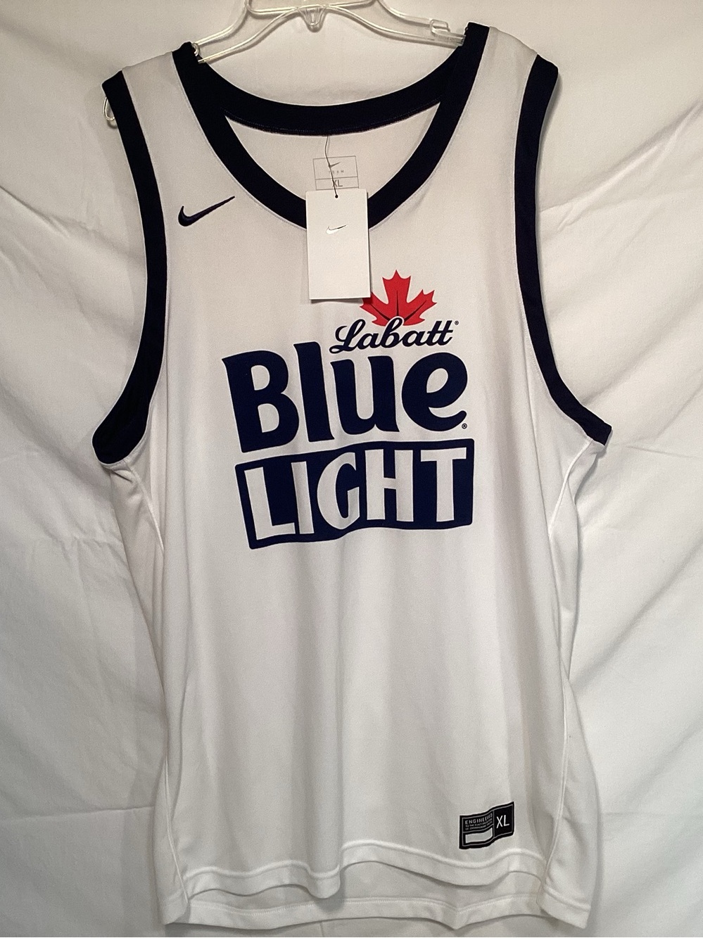 NWT Nike Labatt Blue Light White Basketball Jersey Men’s Size XL